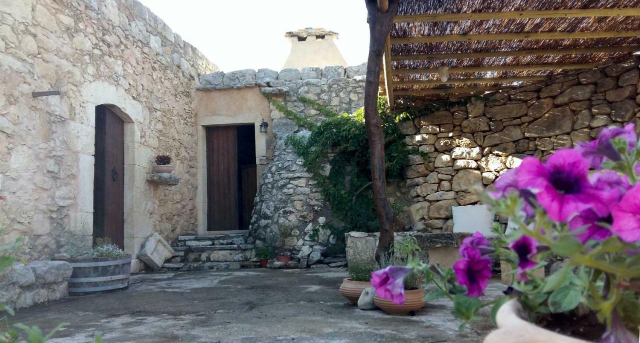 Bendeni Cottage Megala Chorafia Bagian luar foto